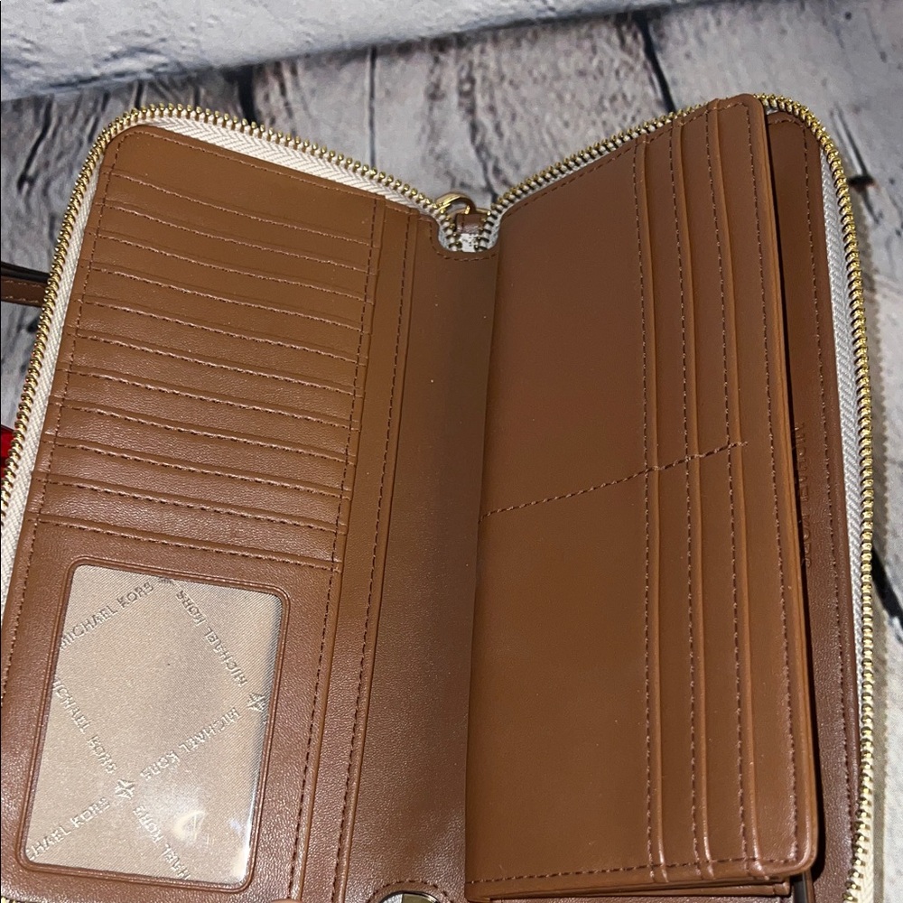 * 🌞Spring Vibes🍀 Michael Kors Jet Set Charm LG Signature Envelope Wallet - Picture 11 of 13